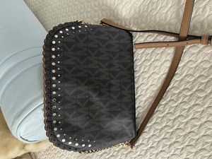 Michael Kors Black Bag Crossbody Cindy Logo Scalloped Perforated Dom